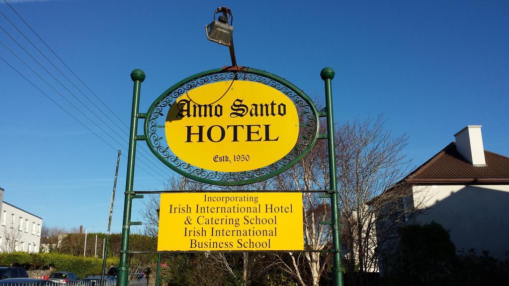 גלוואיי Anno Santo Hotel מראה חיצוני תמונה